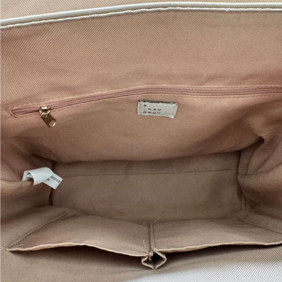 A new day faux leather backpack - Picture 3 of 3